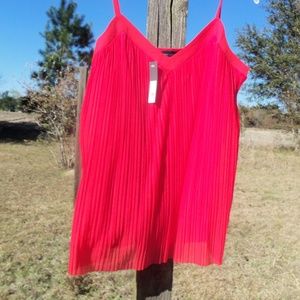 Limited red sleeveless tank petite medium